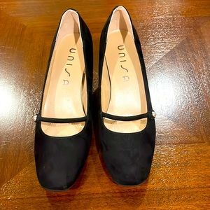 Unisa Black Suede Heels Size 9 1/2